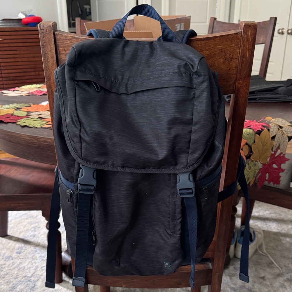 Lululemon Command The Day Backpack